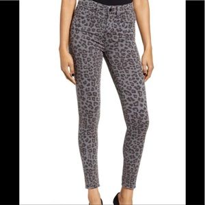 NWT Good American Good Legs Grey Leopard, Size 6